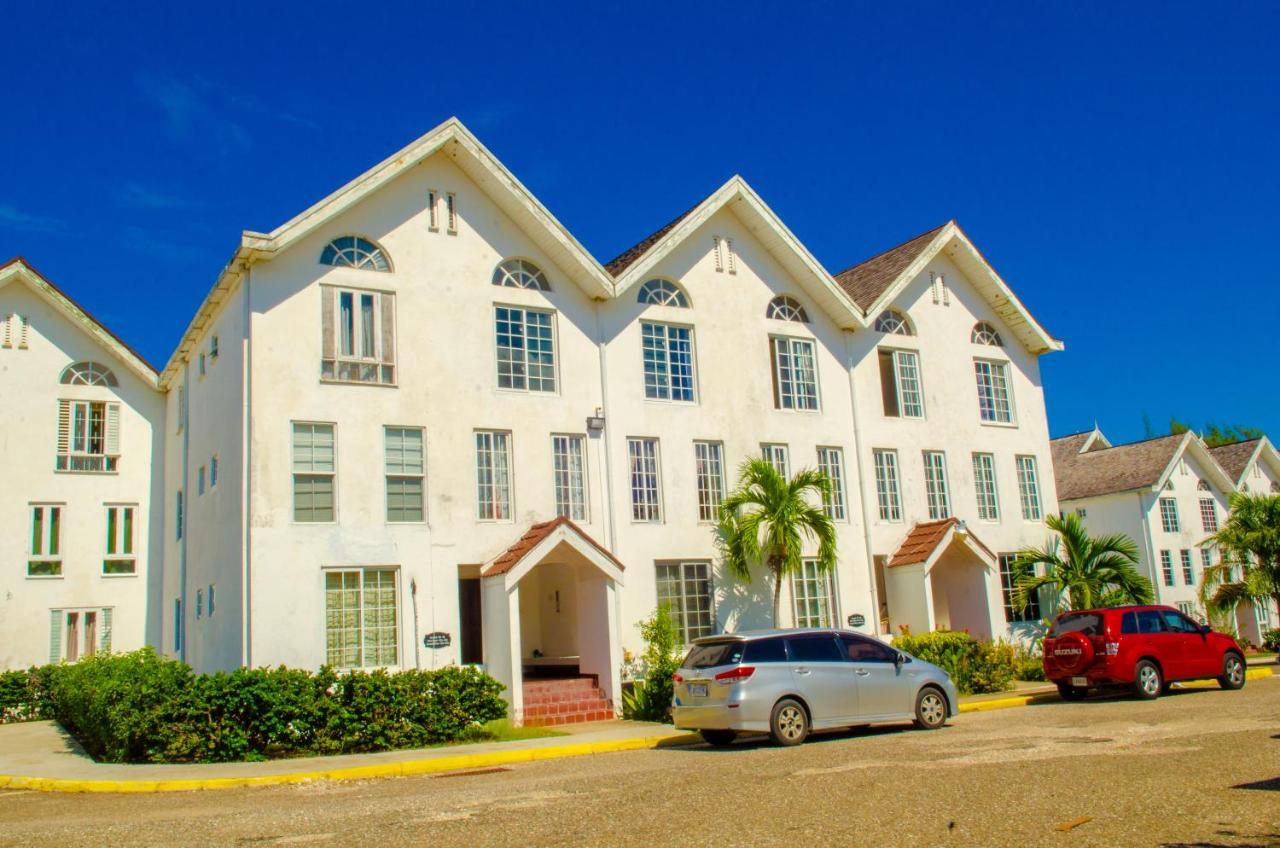 Marriott Seacastles E22, Montego Bay Apart otel Dış mekan fotoğraf