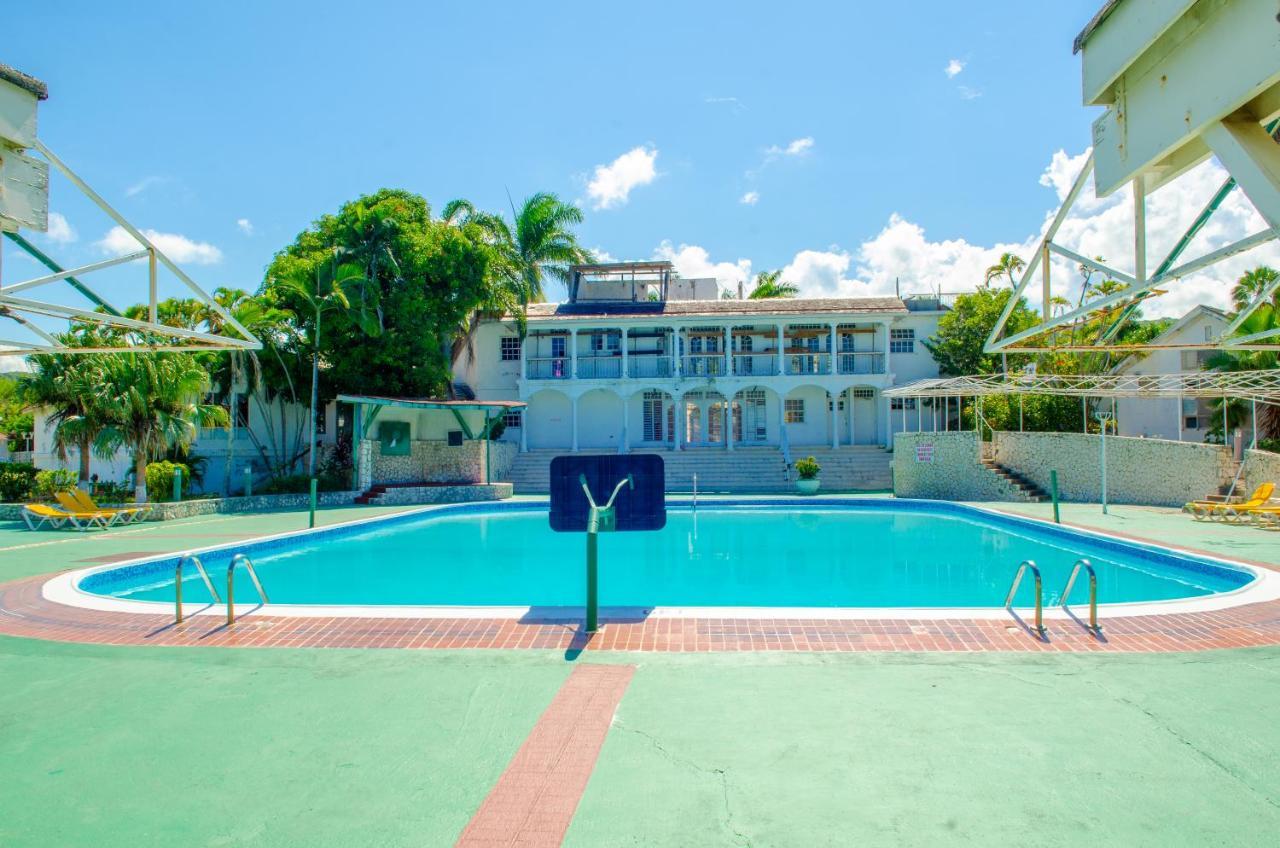 Marriott Seacastles E22, Montego Bay Apart otel Dış mekan fotoğraf
